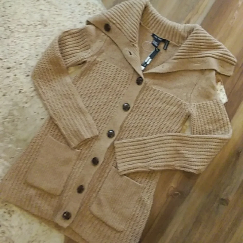 NWT VICE VERSA ADORABLE LONG, FRONT POCKET SWEATER IN CAMEL COLOR. SZ S - Picture 1 of 6